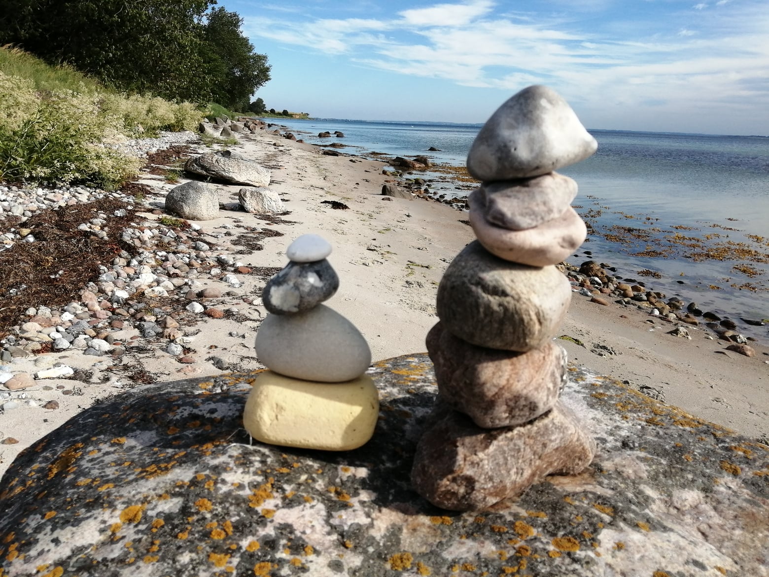 Sten stablet på strand